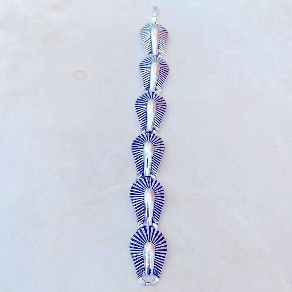 Boucher Signed Bracelet Vintage Silver Sea Shell Design  7” Long 3/4” Wide EUC